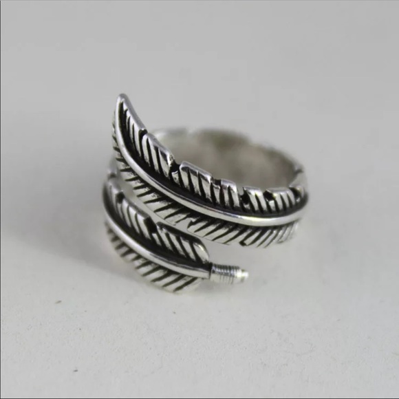 Jewelry - 925 sterling silver vintage feather ring